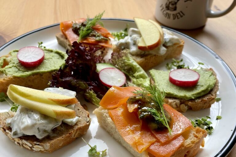 Restaurant Gutschein Katers Köök – veganes Deli & Katzencafé Hamburg