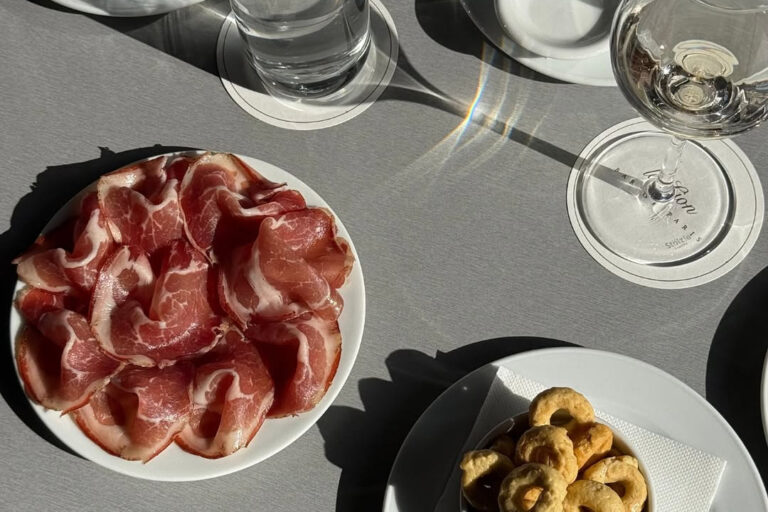 Restaurant Gutschein Le Lion • Bar de Paris Hamburg