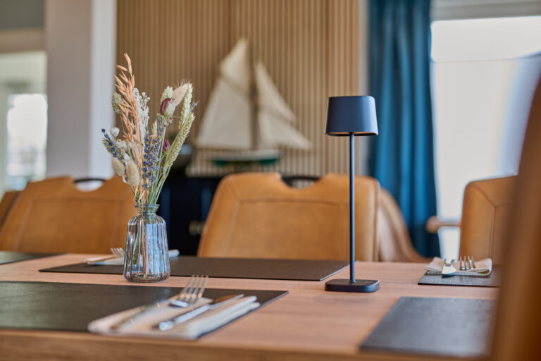 Restaurant Gutschein DOCK & DINE Niesgrau