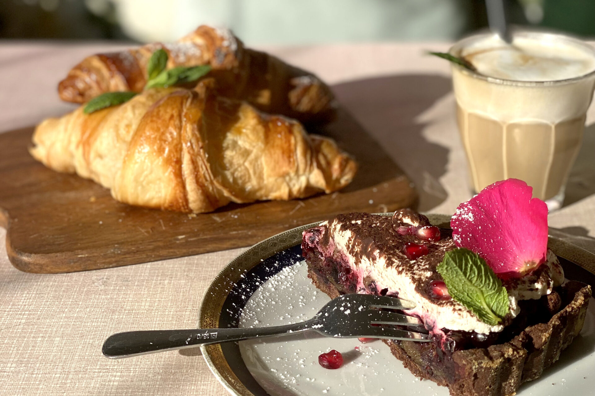 Cafés für gemütliche Stunden in München: 7 Orte für den Herbst